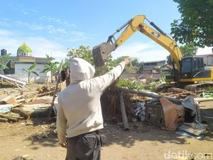Pemkot Mataram Bangun Huntara untuk Korban Penggusuran Pondok Prasi Pemkot Mataram Bangun Huntara untuk Korban Penggusuran Pondok Prasi