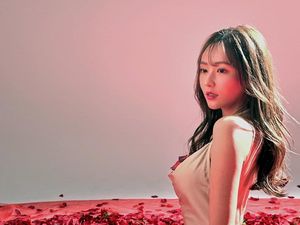 Potret Tenka Hashimoto, Aktris Jepang Diduga Terima Donor Sperma Elon Musk Potret Tenka Hashimoto, Aktris Jepang Diduga Terima Donor Sperma Elon Musk