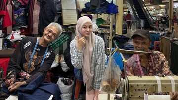 Ketika Ayana Moon Klik dengan Penjahit Biasa di Blok M Buat Permak Baju
