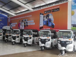 Puluhan Armada Mengaspal di Jogja, Siapa Pemilik Bajaj Maxride? Puluhan Armada Mengaspal di Jogja, Siapa Pemilik Bajaj Maxride?