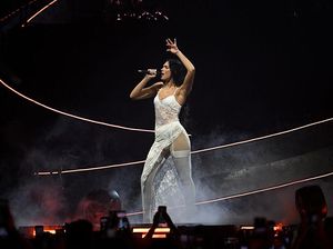 Dua Lipa Tiga Gaya Dua Lipa Tiga Gaya