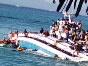 Cerita Korban Selamat dari Maut Kapal Terbalik di Nusa Lembongan Cerita Korban Selamat dari Maut Kapal Terbalik di Nusa Lembongan