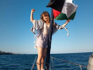 Greta Thunberg Berlayar ke Palestina, Banjir Pujian Netizen Greta Thunberg Berlayar ke Palestina, Banjir Pujian Netizen