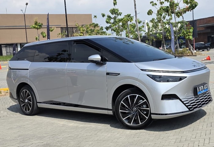 Harga satu ban Xpeng X9 dapat meraih Rp 8,5 juta
