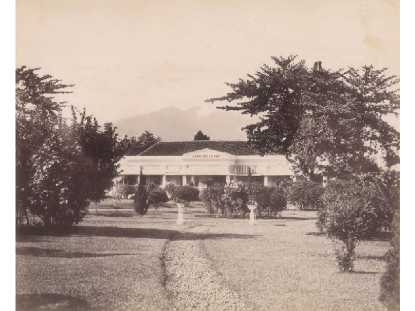 Foto Jadul Hotel Tertua di Indonesia, Berumur 1 Abad Lebih!