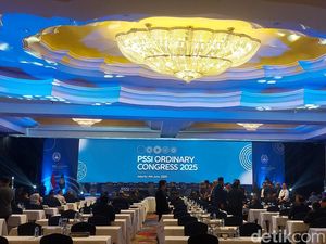 Erick Thohir Dipanggil Presiden, Kongres PSSI Ditunda Dulu Erick Thohir Dipanggil Presiden, Kongres PSSI Ditunda Dulu