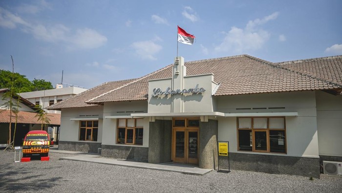 Lokananta Lokananta, studio rekaman legendaris milik bangsa sekarang berubah menjadi menjadi pusat kreativitas gres yang berperan aktif dalam menggerakan roda ekonomi inovatif nasional.