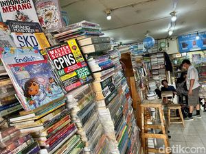 Video Melihat Eksistensi Pedagang Buku Bekas di Jakarta