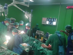 RSUD Buleleng Kini Bisa Operasi Penggantian Sendi Lutut bagi Reumatik Berat RSUD Buleleng Kini Bisa Operasi Penggantian Sendi Lutut bagi Reumatik Berat