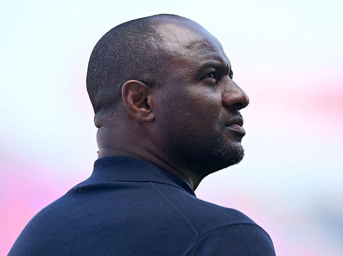 BOLOGNA, ITALY - MAY 24: Patrick Vieira head coach of Genoa during the Serie A match between Bologna and Genoa at Stadio Renato Dall'Ara on May 24, 2025 in Bologna, Italy. (Photo by Alessandro Sabattini/Getty Images)