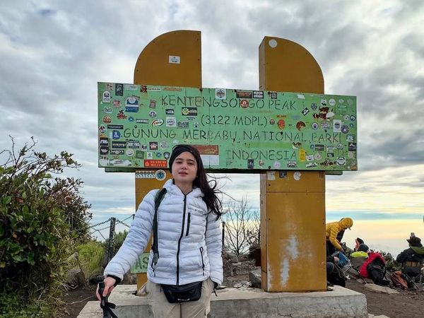 Potret Tissa Biani Mendaki Gunung Merbabu, Alhamdulillah Semesta Mendukung
