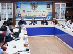 Pertamina Patra Niaga Dukung Pelindo Atasi Pendangkalan di Pulau Baai