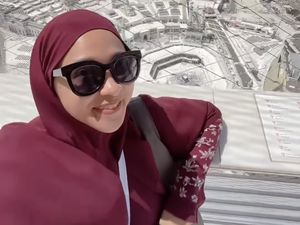 View Poppy Bunga dari Lantai Tertinggi Zamzam Tower di Makkah View Poppy Bunga dari Lantai Tertinggi Zamzam Tower di Makkah