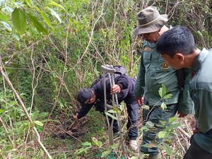 Macan Tutul Jawa Mati Terjerat Kawat di Cisompet Garut Macan Tutul Jawa Mati Terjerat Kawat di Cisompet Garut