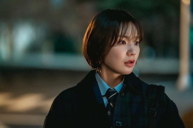 Potret Lee Eun Saem di drama 'Bitch X Rich 2'