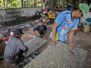 Sampah Plastik Disulap Jadi Furnitur, Begini Inovasi di Bandung Barat Sampah Plastik Disulap Jadi Furnitur, Begini Inovasi di Bandung Barat