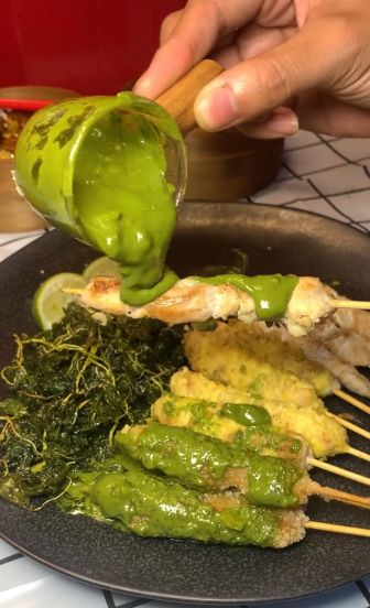 sate taichan pakai saus matcha