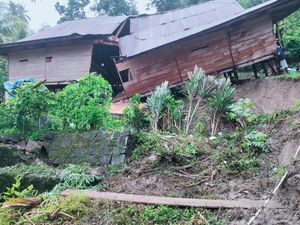 5 Rumah-1 TK Rusak Imbas Tanah Bergerak di Tator, BPBD Sulsel Kirim Bantuan 5 Rumah-1 TK Rusak Imbas Tanah Bergerak di Tator, BPBD Sulsel Kirim Bantuan
