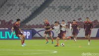 Gawang China sudah kebobolan 19 gol, kekalahan paling telak saat melawan Jepang dengan skor 0-7. Kemenangan didapat China saat melawan Indonesia dan Bahrain.
