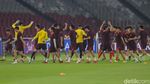 Timnas Indonesia dan China Panaskan Mesin Jelang Bentrok Besok