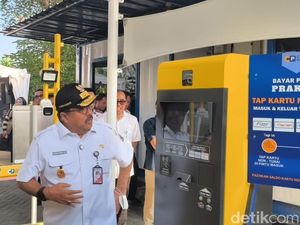 Video: Warga Sambut Positif Rute Baru Transjabodetabek Sawangan-Lebak Bulus Video: Warga Sambut Positif Rute Baru Transjabodetabek Sawangan-Lebak Bulus