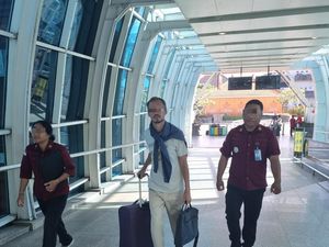 Turis Rusia Luntang-lantung di Bali, Akhirnya Diusir Imigrasi Turis Rusia Luntang-lantung di Bali, Akhirnya Diusir Imigrasi