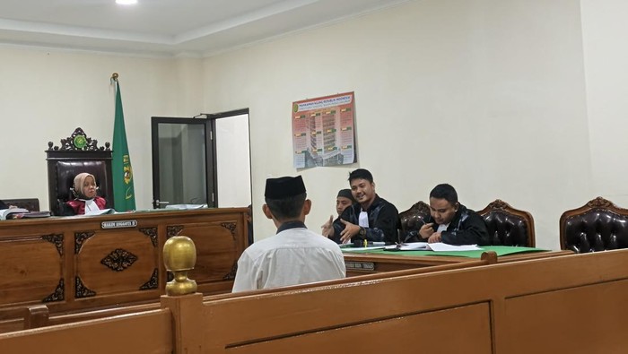 Andi Haerrudin ketika menampilkan kesaksian di Pengadilan Negeri Sungguminasa, Gowa. Andi Sitti Nurfaisah/detikSulsel Andi Haerrudin ketika menampilkan kesaksian di Pengadilan Negeri Sungguminasa, Gowa. Andi Sitti Nurfaisah/detikSulsel