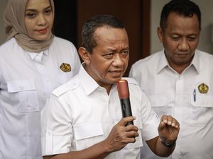 Bahlil Setop Tambang Nikel Milik Antam Usai Heboh Save Raja Ampat Bahlil Setop Tambang Nikel Milik Antam Usai Heboh Save Raja Ampat