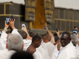 Haji Canggih, Lebih Aman Tapi Kurang Privat dan Khusyuk?