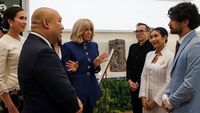 Foto: Gaya Artis Indonesia Bertemu Brigitte Macron, Angkat Kearifan Lokal