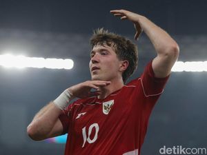 Ubur-ubur, Ikan Lele... Teruslah Subur, Bang Ole! Ubur-ubur, Ikan Lele... Teruslah Subur, Bang Ole!