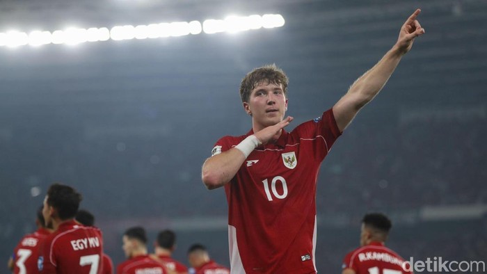 Indonesia vs China tersaji di matchday kesembilan Grup C Kualifikasi Piala Dunia 2026. Eksekusi penalti Ole Romeney membawa skuad Garuda memimpin 1-0, Kamis (5/6/2025).