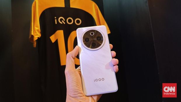 IQOO meluncurkan dua ponsel terbaru, iQOO Z10 dan iQOO Neo 10, di Indonesia pada Rabu (4/6)