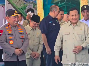Ditemani Kapolri, Presiden Prabowo Beli Sape saat Kunjungi Stan Ketahanan Pangan Ditemani Kapolri, Presiden Prabowo Beli Sape saat Kunjungi Stan Ketahanan Pangan
