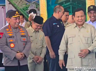 Potret Kapolri Dampingi Prabowo Panen Raya Jagung Serentak