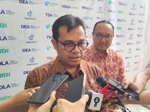 Kata Wamenkomdigi Usai MK Larang Wamen Rangkap Jabatan Kata Wamenkomdigi Usai MK Larang Wamen Rangkap Jabatan