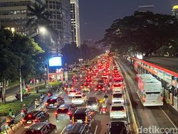 Jalan Sudirman Macet Jelang Laga Timnas Vs China di GBK Malam Ini