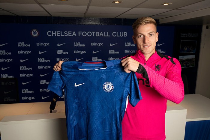 LONDON, ENGLAND - JUNE 03: Liam Delap of Chelsea poses for a photo as Chelsea unveil him as a new signing ahead of the 2025/2026 season at Stamford Bridge on June 03, 2025 in London, England.  (Photo by Darren Walsh/Chelsea FC via Getty Images)