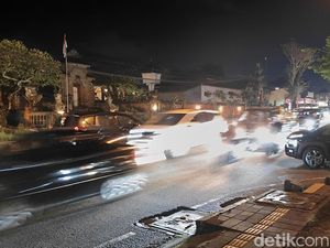Macet Parah hingga 2 Km di Jalan Denpasar-Gilimanuk, Ini Penyebabnya Macet Parah hingga 2 Km di Jalan Denpasar-Gilimanuk, Ini Penyebabnya