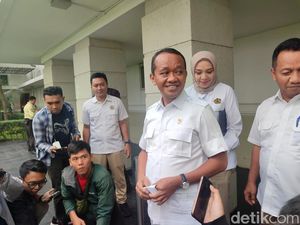 Bahlil Ungkap Jarak Lokasi Tambang Nikel dan Pulau Wisata Raja Ampat 30-40 Km Bahlil Ungkap Jarak Lokasi Tambang Nikel dan Pulau Wisata Raja Ampat 30-40 Km