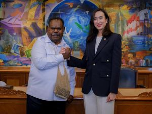 Menpar Widiyanti Unggah Video Gubernur Papua Barat Daya, Digeruduk #saverajaampat Menpar Widiyanti Unggah Video Gubernur Papua Barat Daya, Digeruduk #saverajaampat