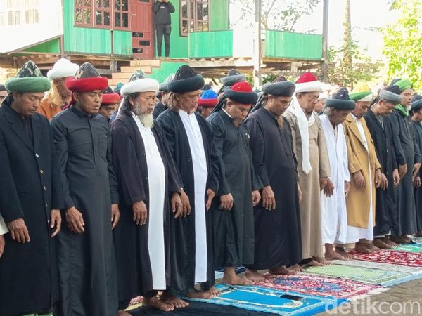 Potret Jemaah An-Nadzir Salat Idul Adha 2025 di Kampung Mawang Gowa