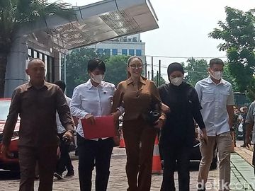 3 Bulan Ditahan, Nikita Mirzani Sehat dan Tersenyum Semringah