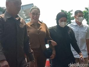 Video: Kata Polisi soal Nikita Mirzani Tak Diborgol saat Tiba di Kejari Video: Kata Polisi soal Nikita Mirzani Tak Diborgol saat Tiba di Kejari