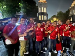 Semangat Suporter Timnas di GBK Malam Ini: Optimis Indonesia Unggul! Semangat Suporter Timnas di GBK Malam Ini: Optimis Indonesia Unggul!