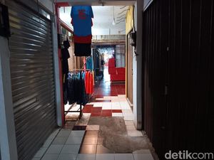 Habis Modal Karena Tak Laku, Pedagang Pertokoan Kranji Siap-siap Gulung Tikar Habis Modal Karena Tak Laku, Pedagang Pertokoan Kranji Siap-siap Gulung Tikar