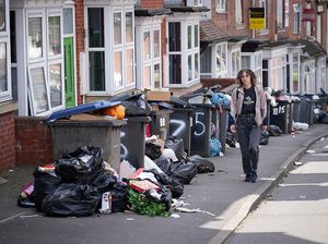 Potret Kota di Inggris Dikepung Sampah Imbas Petugas Mogok Kerja