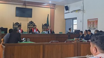 Permohonan Intervensi Teman SMA Jokowi di Gugatan Ijazah Ditolak Hakim