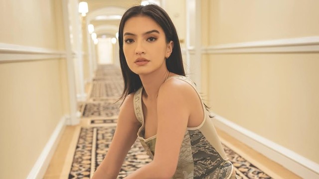 Gosip Terkini Selebriti Insertlive : Rupanya Raline Shah Tak Terima Didapuk Jadi Presiden Jomlo
