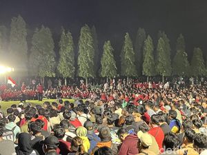 Gubernur Koster Nobar Timnas Indonesia Vs China di Lapangan Renon Gubernur Koster Nobar Timnas Indonesia Vs China di Lapangan Renon